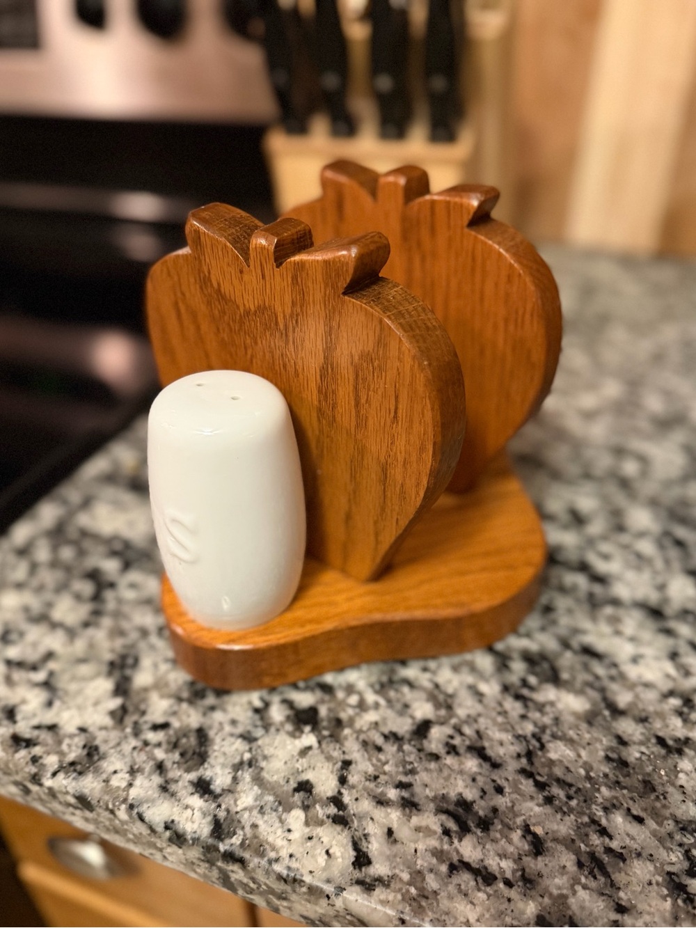 Cottage-Core Wooden Apple Napkin Holder with Salt/Pepper Stand-includes shakers
